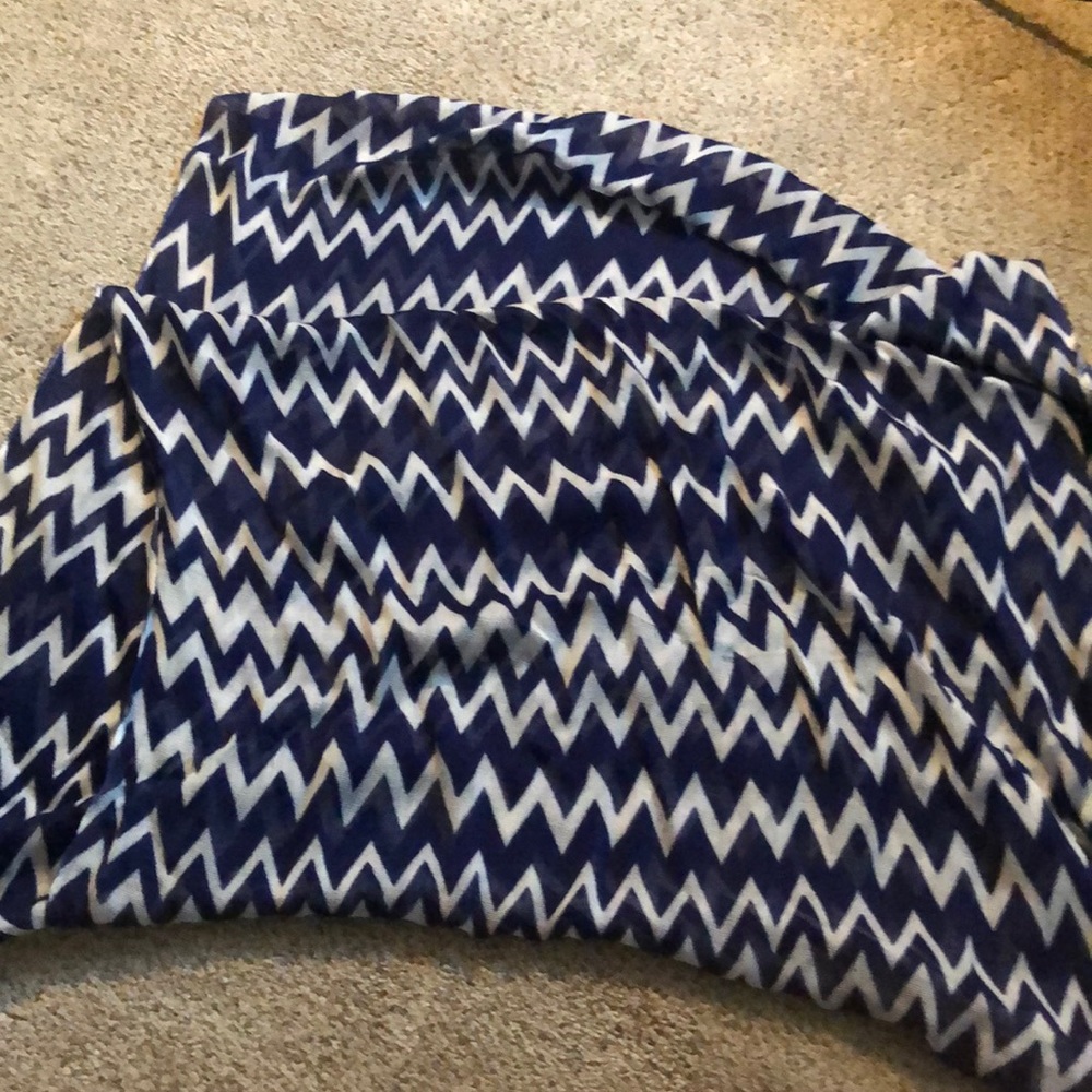infinity scarf blue and white